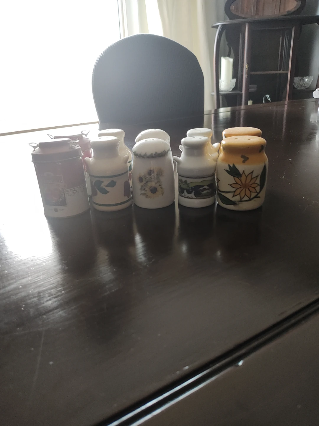Vintage Salt and Pepper Shaker Set - photo 2
