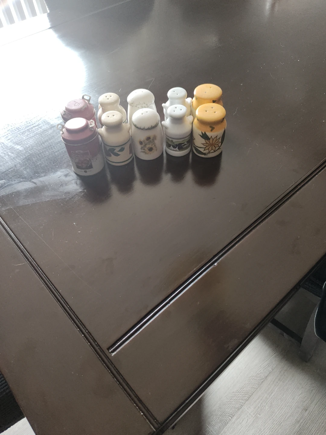 Vintage Salt and Pepper Shaker Set - photo 3
