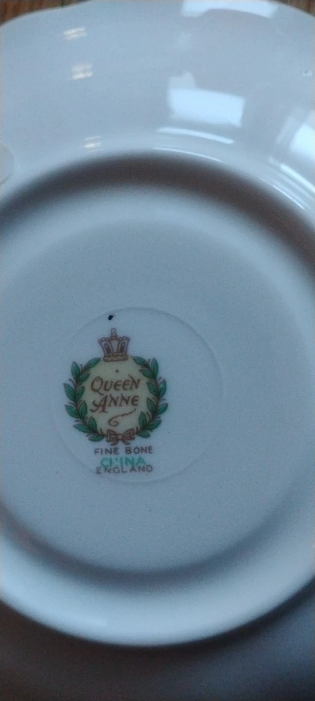Queen Anne Fine Bone China Saucer - photo 2