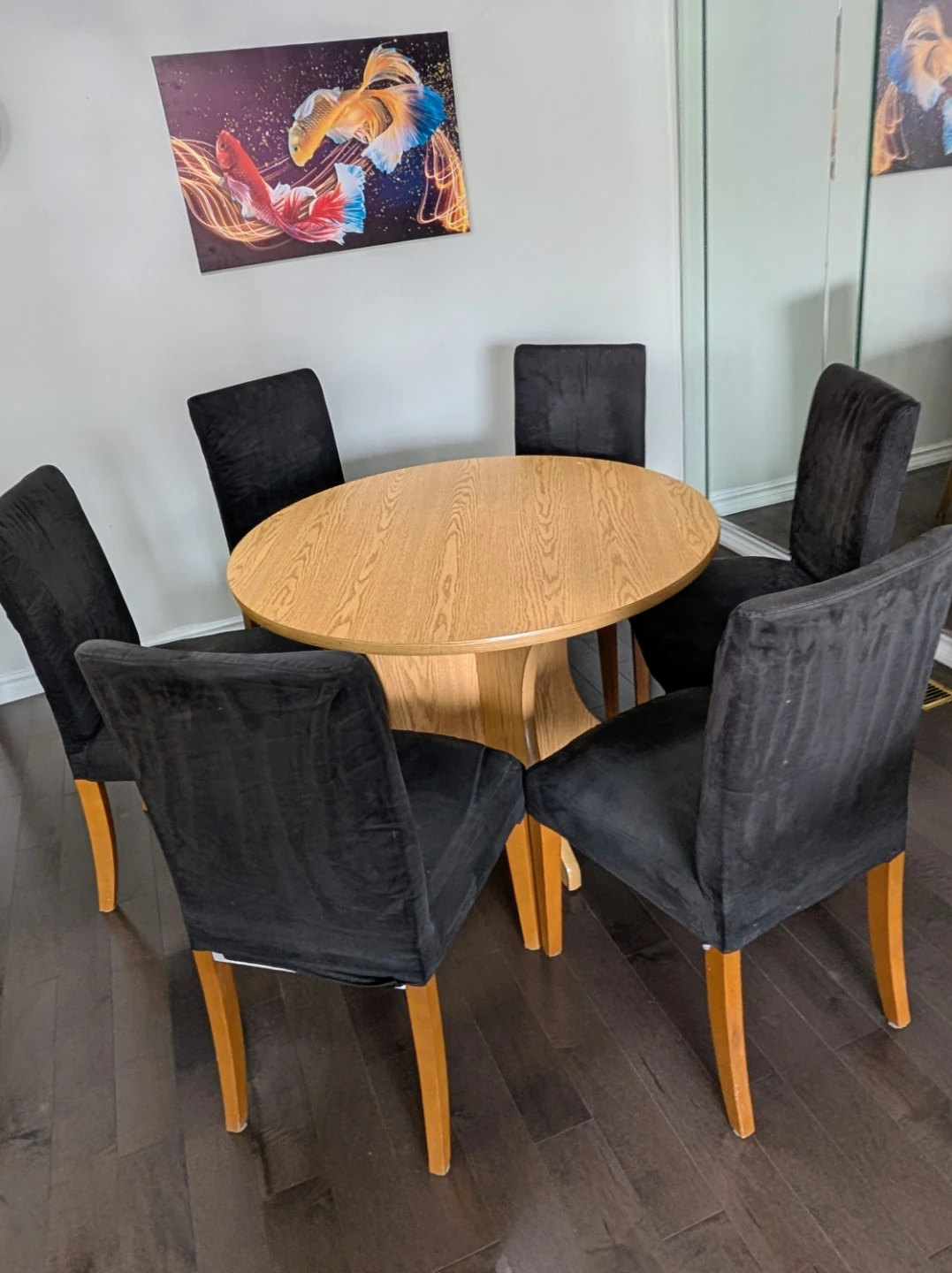 Round Oak Dining Table & 6pcs Chairs