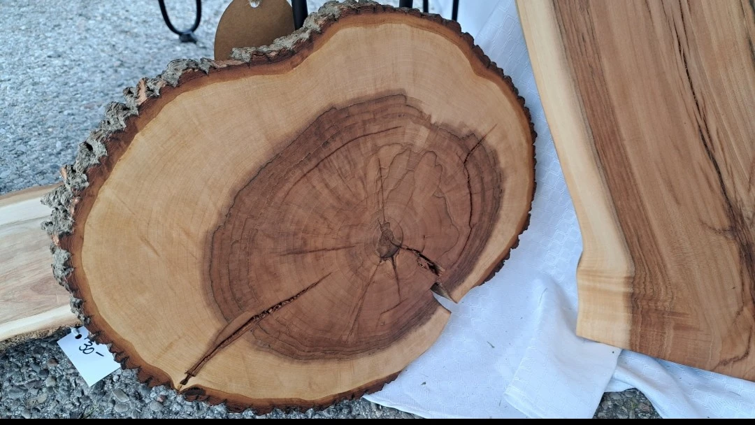 Live Edge Wood Slice Serving Board / Centrepiece - photo 3