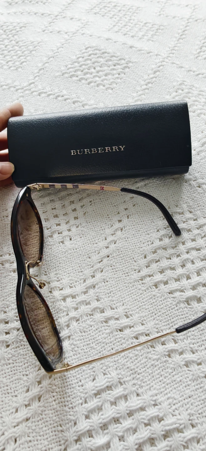 Burberry Sunglasses with Case - photo 3