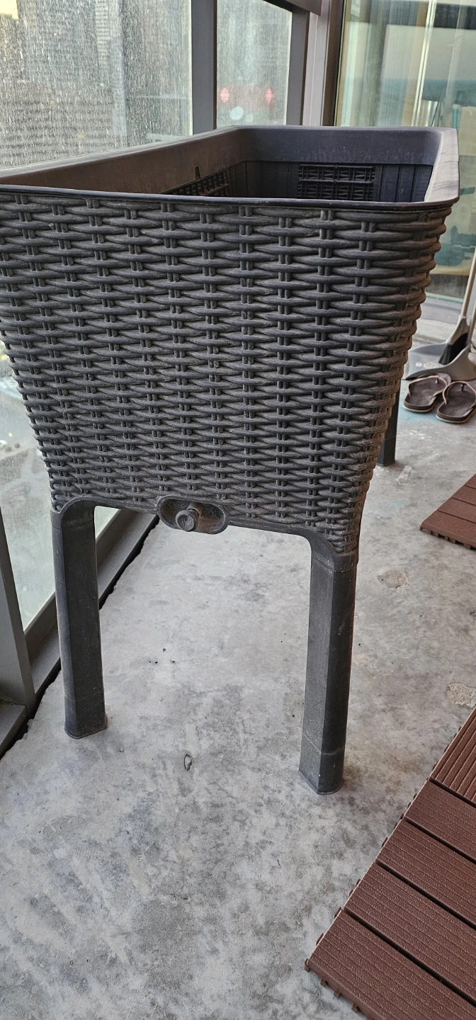 Large Elevated Planter with Legs - photo 2