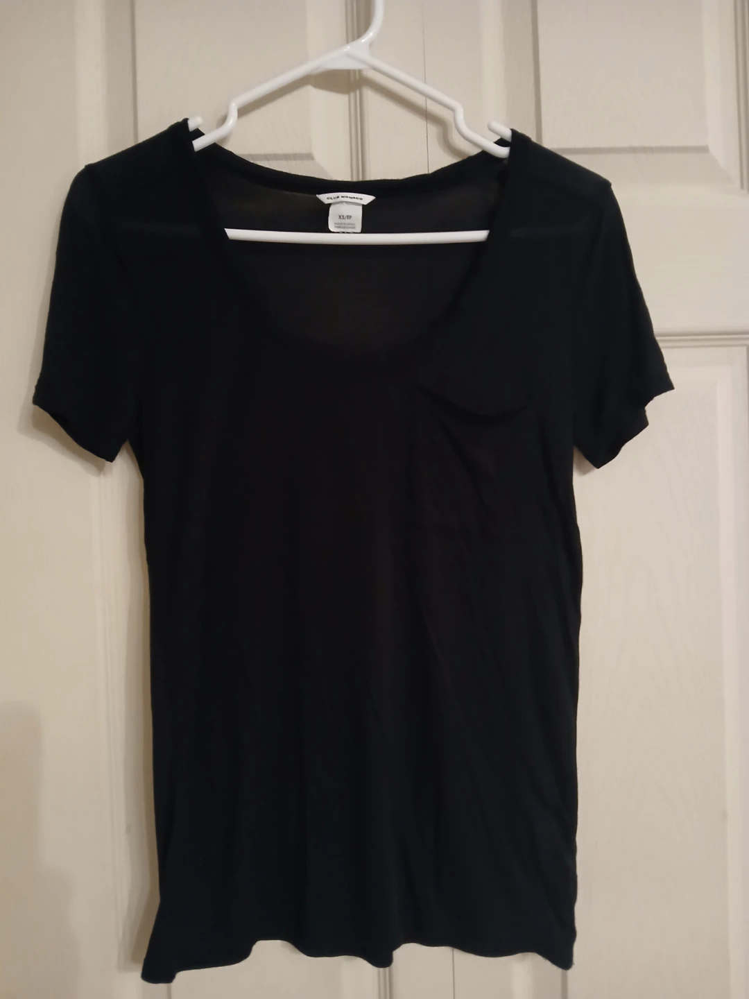 CLUB MONACO black t shirt, size extra small (XS) - photo 2
