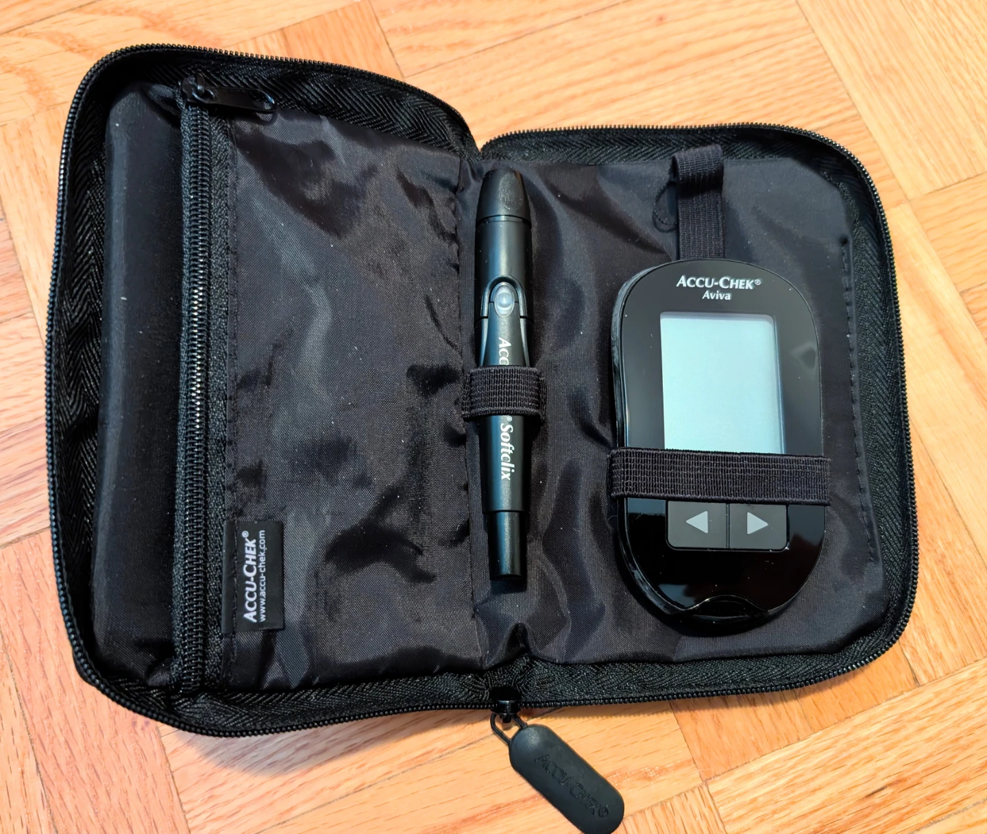 Accu-Chek Aviva Blood Glucose Meter Kit - photo 2
