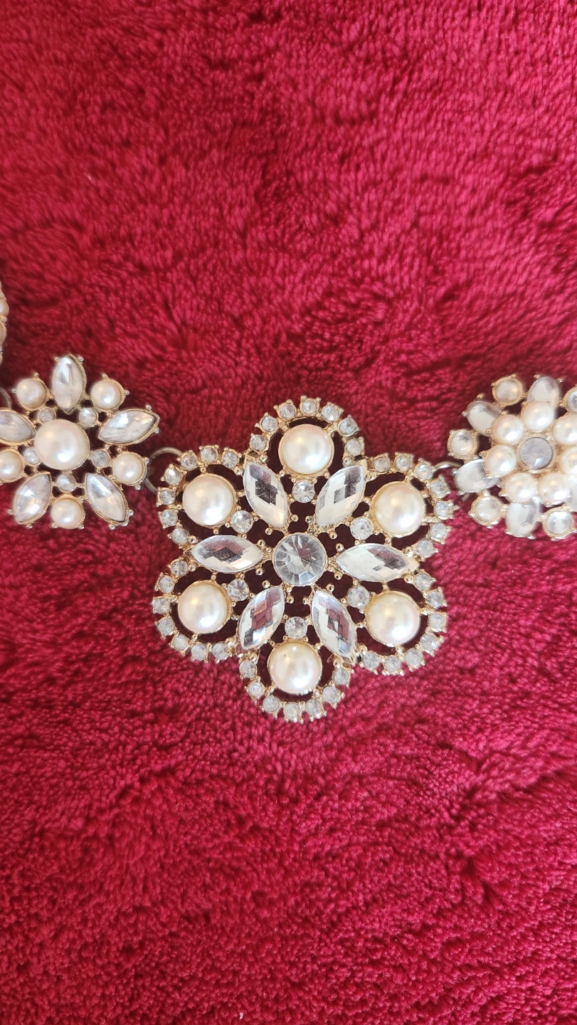 Gold Peacock Bracelet and Pearl Flower Necklace Set - photo 3