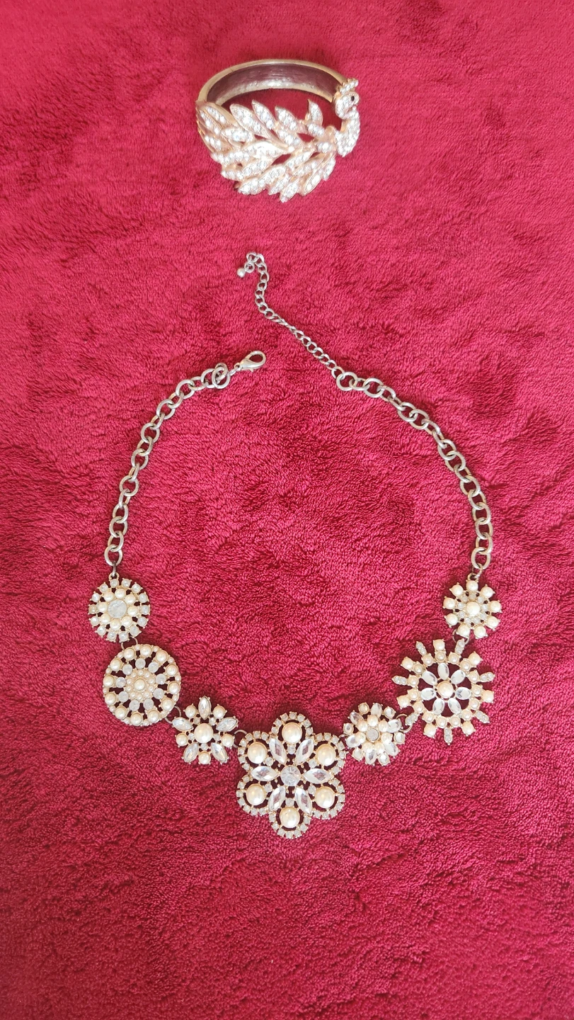 Gold Peacock Bracelet and Pearl Flower Necklace Set - photo 4