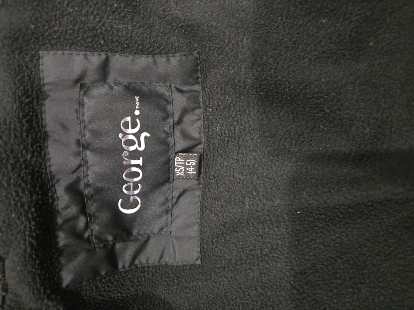 Black puffer winter jacket XS/TP (4-5) - photo 3