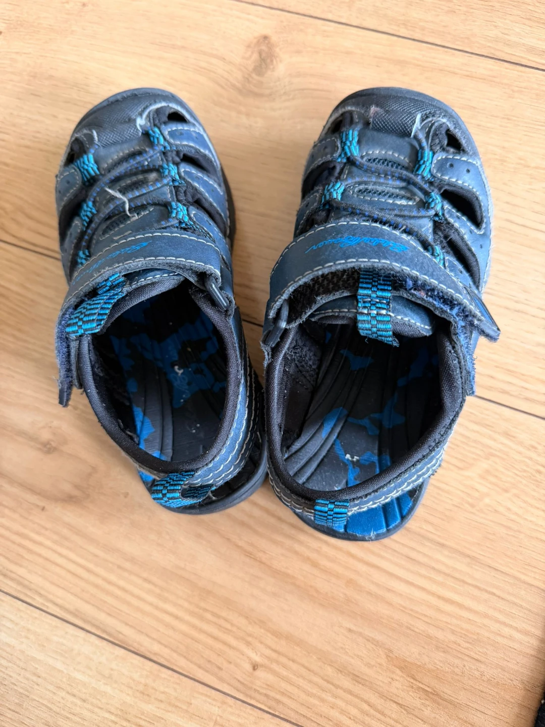 Kids sandals