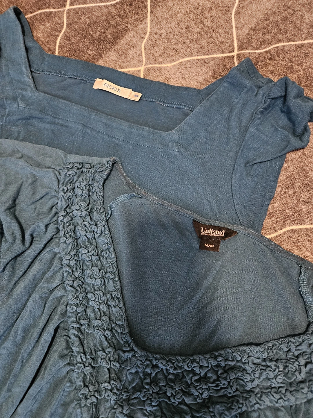 Bundle of 6 Women's Tops - Old Navy, Rickis, Unlisted - photo 3