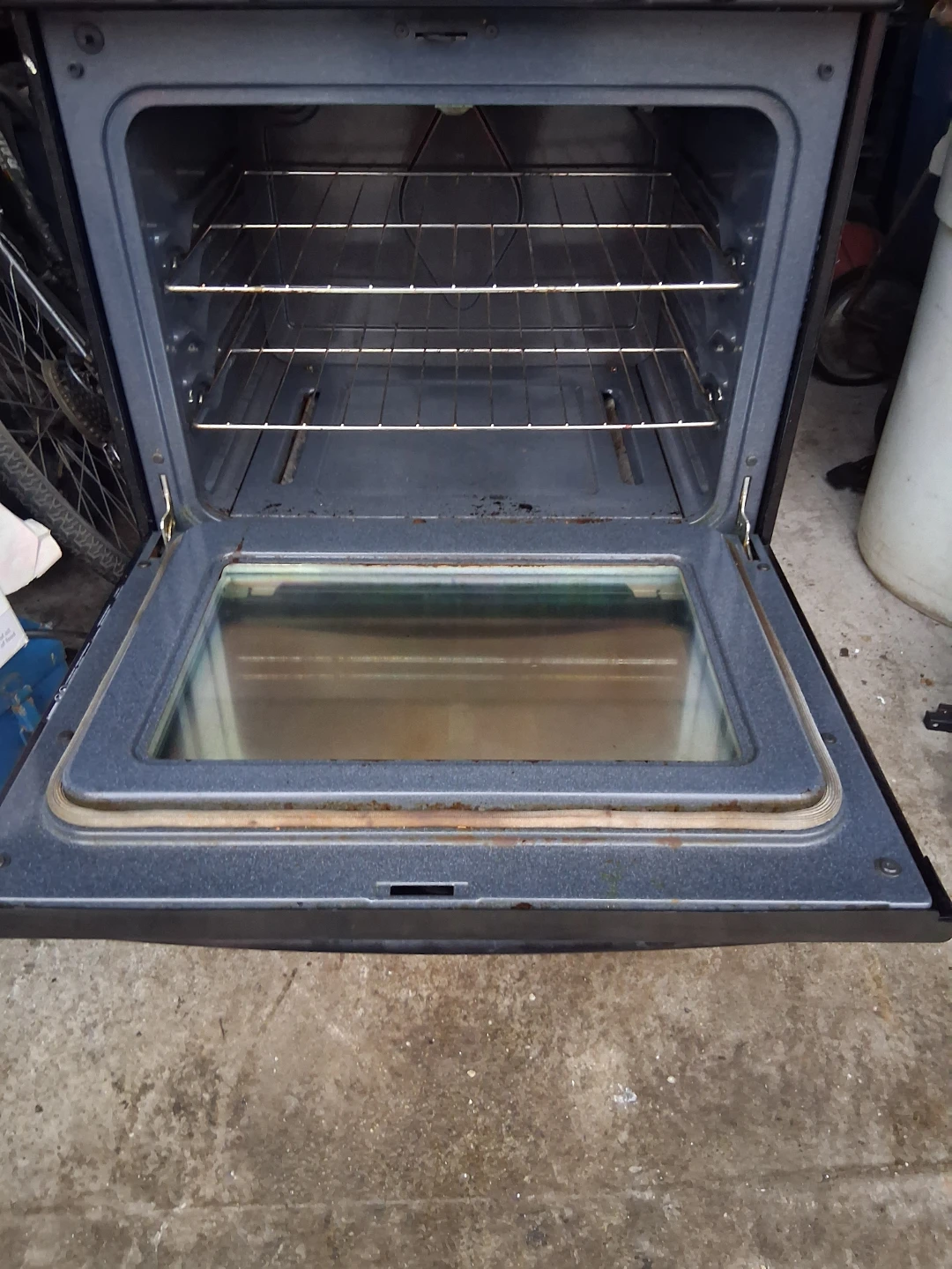 Frigidaire Gas Range with Oven - photo 3