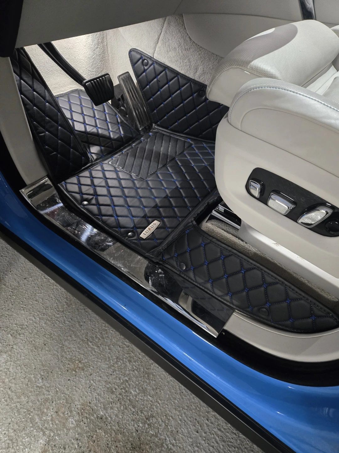 LUXUS Quilted Floor Mats Black with Blue Stitching for Car - photo 3