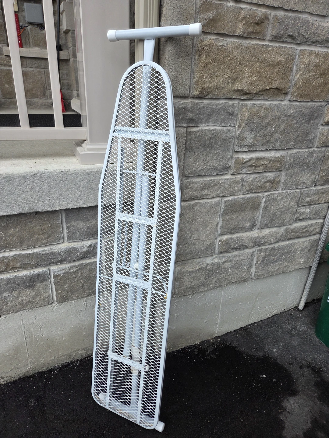 Ironing Board. Perfect Condition.