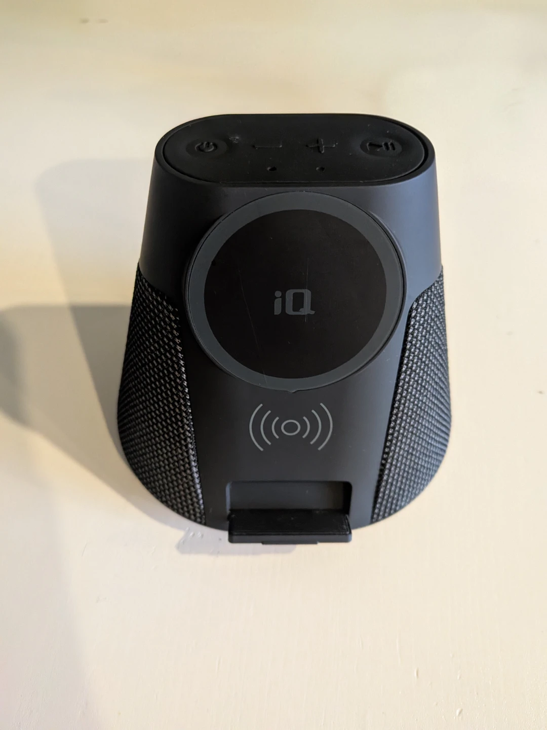 iQ Bluetooth Speaker with Magnetic Wireless Charger – Like New