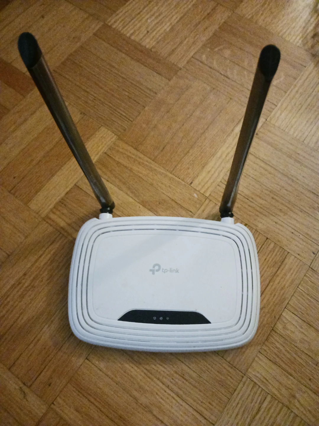 TP-Link Wireless Router - photo 2