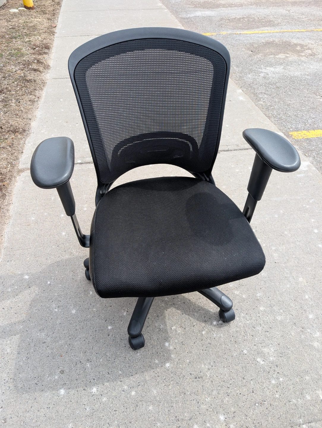 Black Mesh Office Chair - photo 3