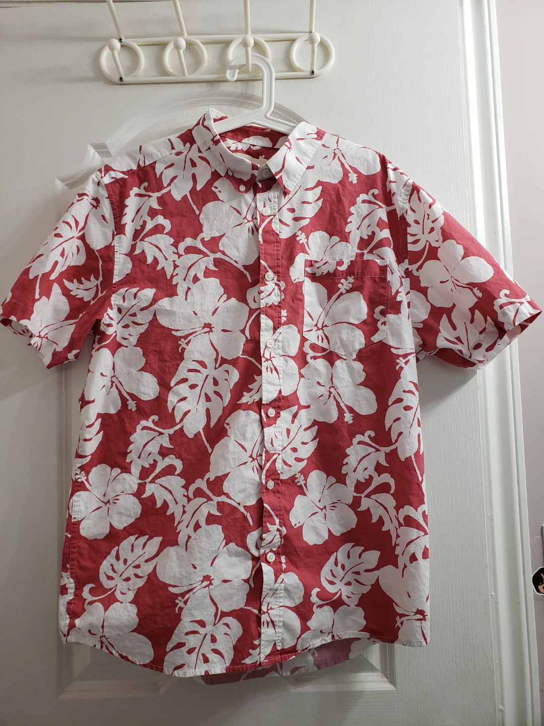 Aeropostale Men's Red Floral Short Sleeve Shirt Size Large