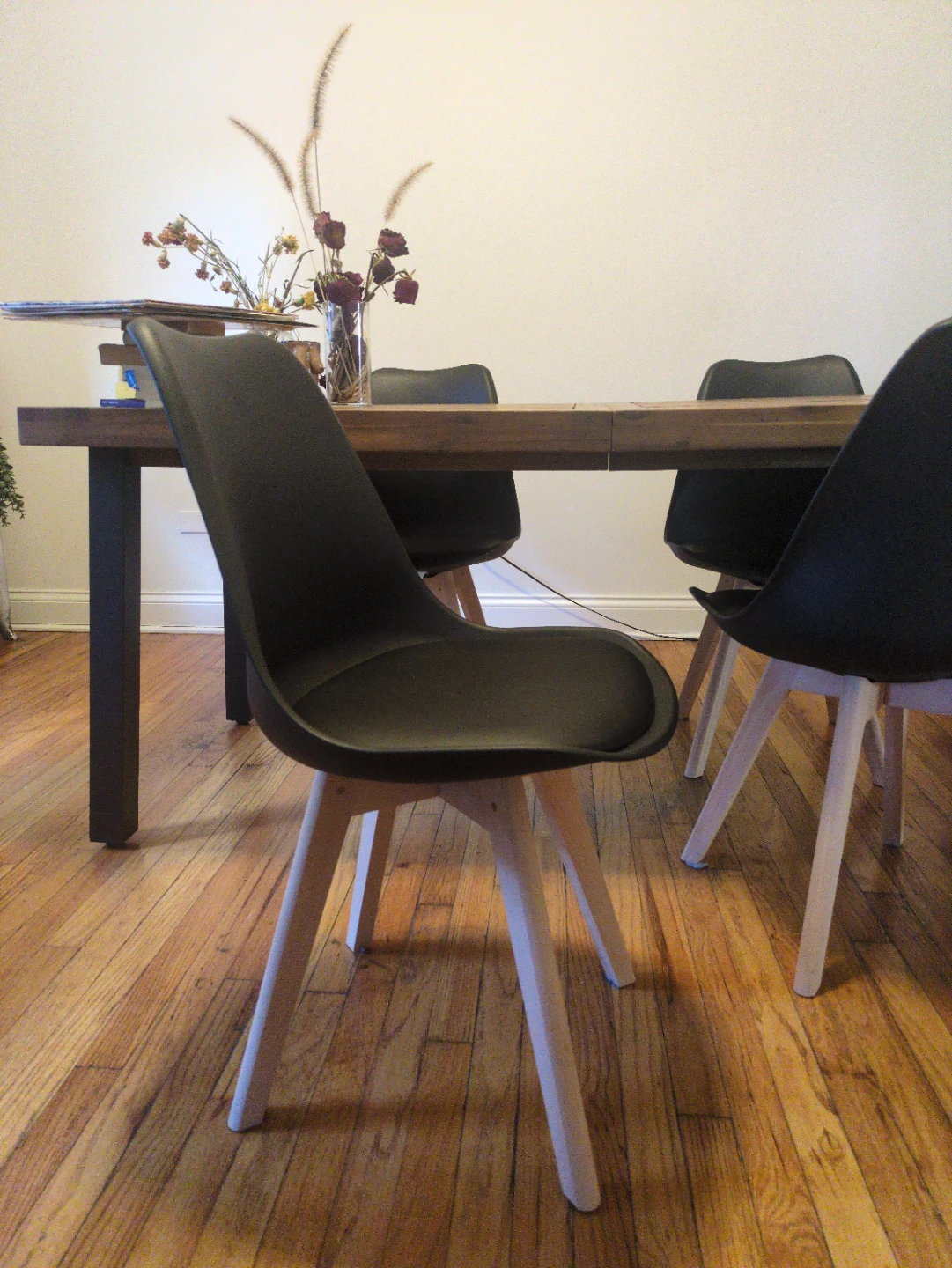 Acacia Wood Dining Table + 4 chairs - photo 2