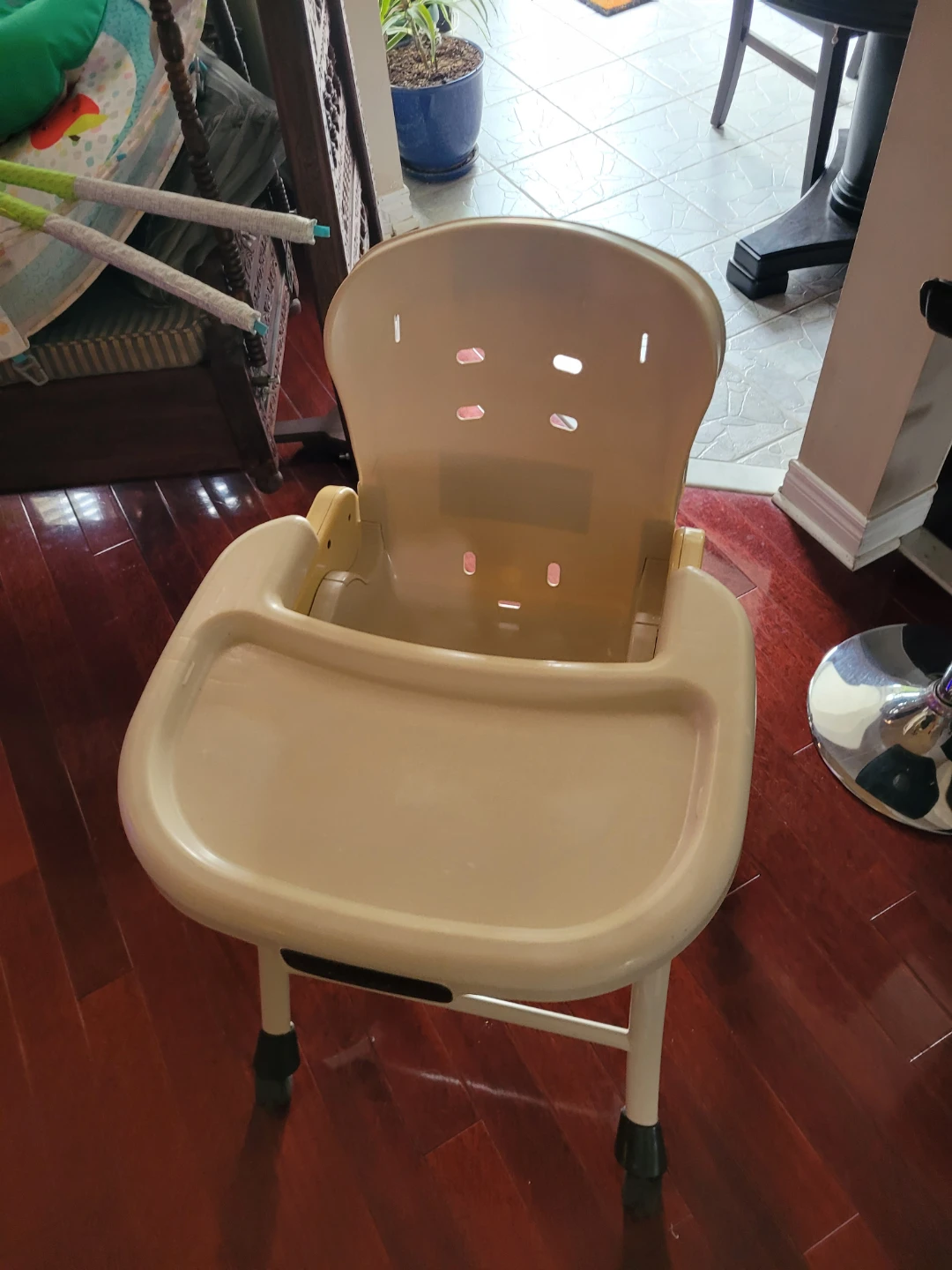 Carters Baby High Chair - photo 2