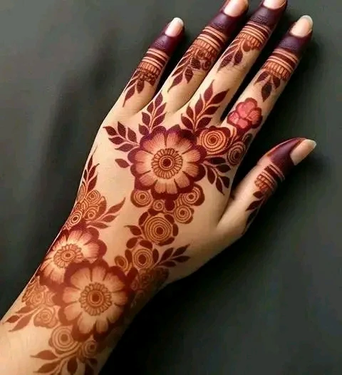 Henna Hand Tattoo Design - photo 4