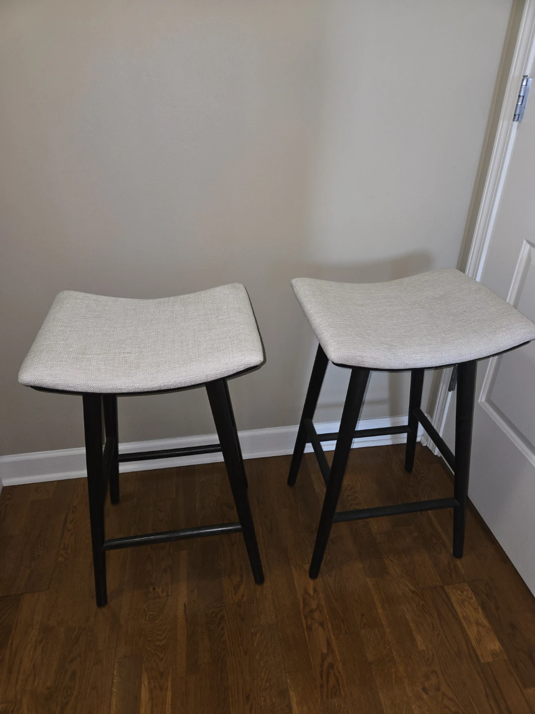 2 Saddle Bar Stools