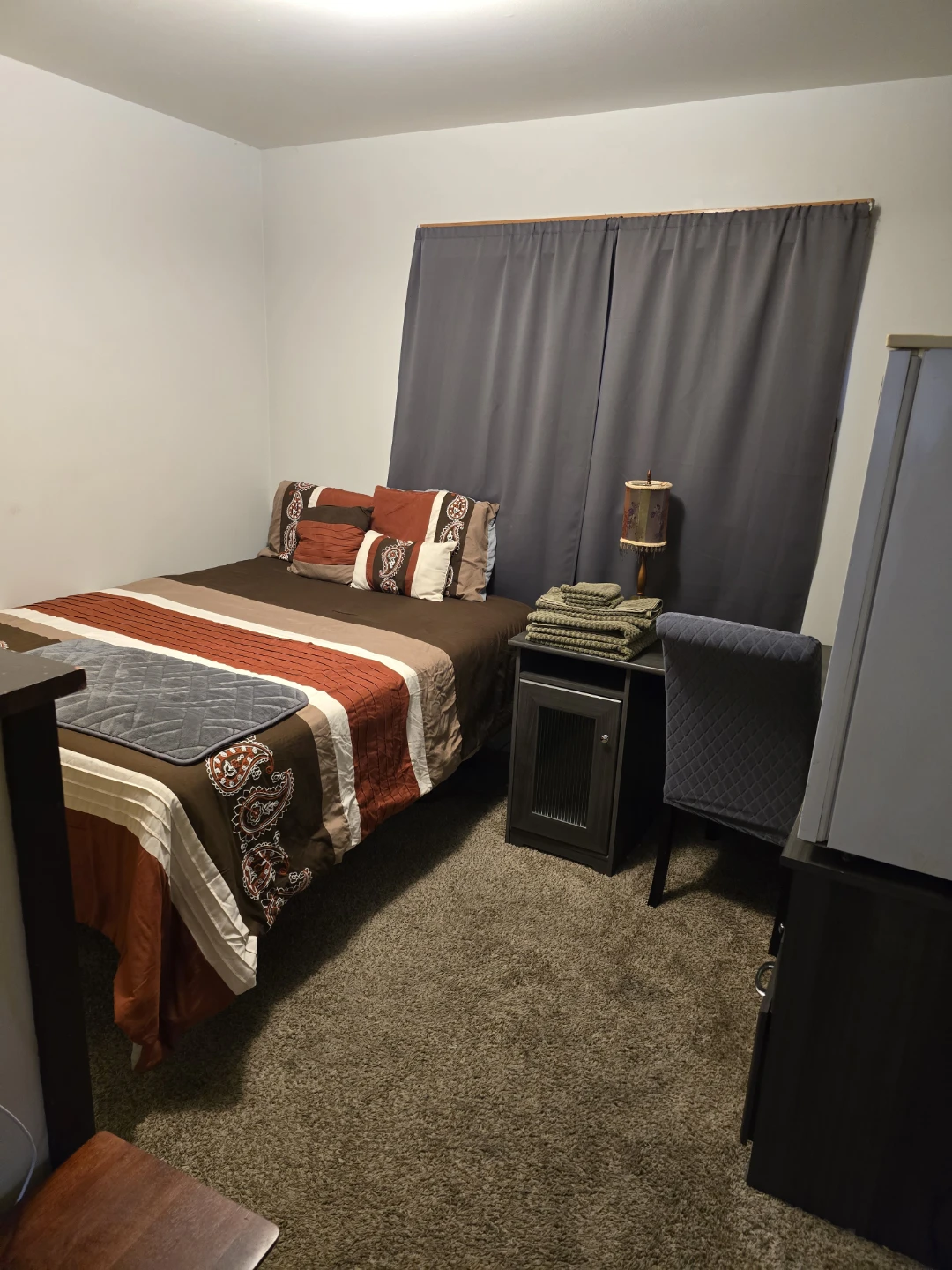 Comfortable room for rent.