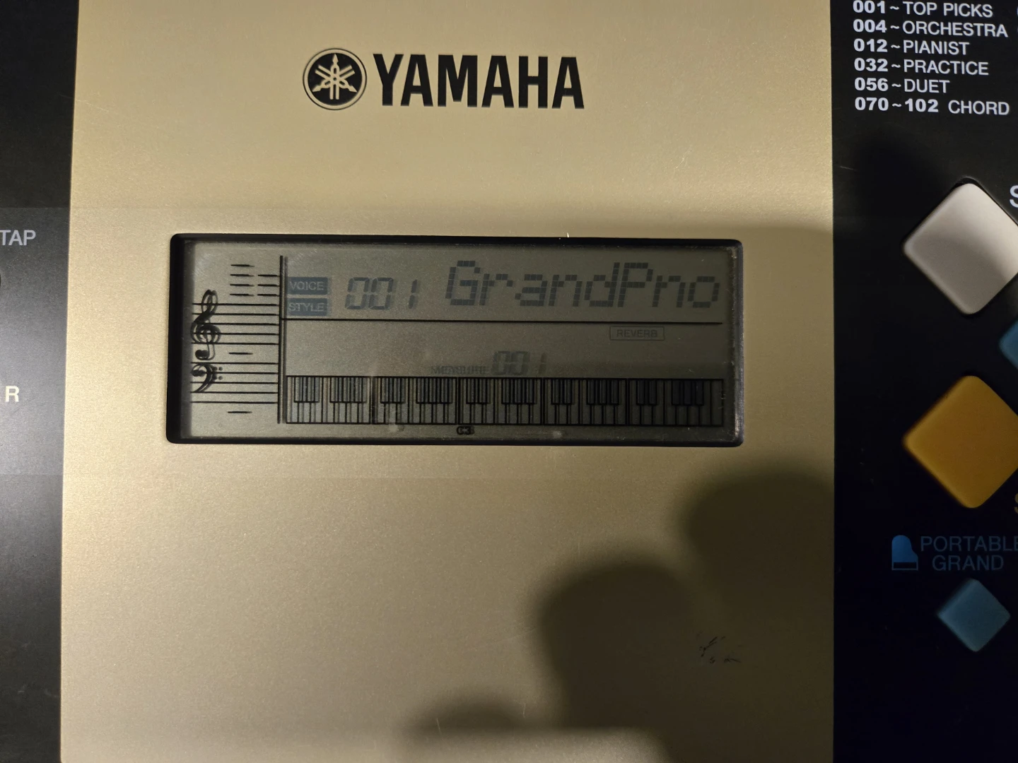 Yamaha YPT-220 Portable Keyboard Piano - photo 2