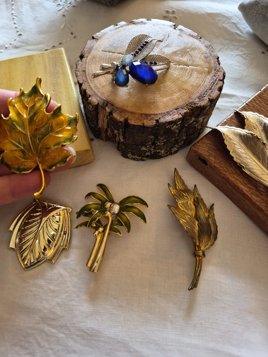 Mix Misc Lot of 5 Leaf Brooches & 1 Scarf Clip Mostly Vintage - photo 4