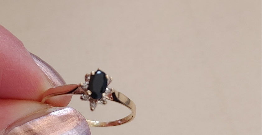 Real Gold 10K  Oval Dark Blue Sapphire Stone Ring  New size 7.5