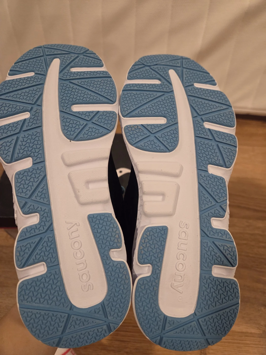 Saucony Boys Running Shoes youth Size 3 - photo 3