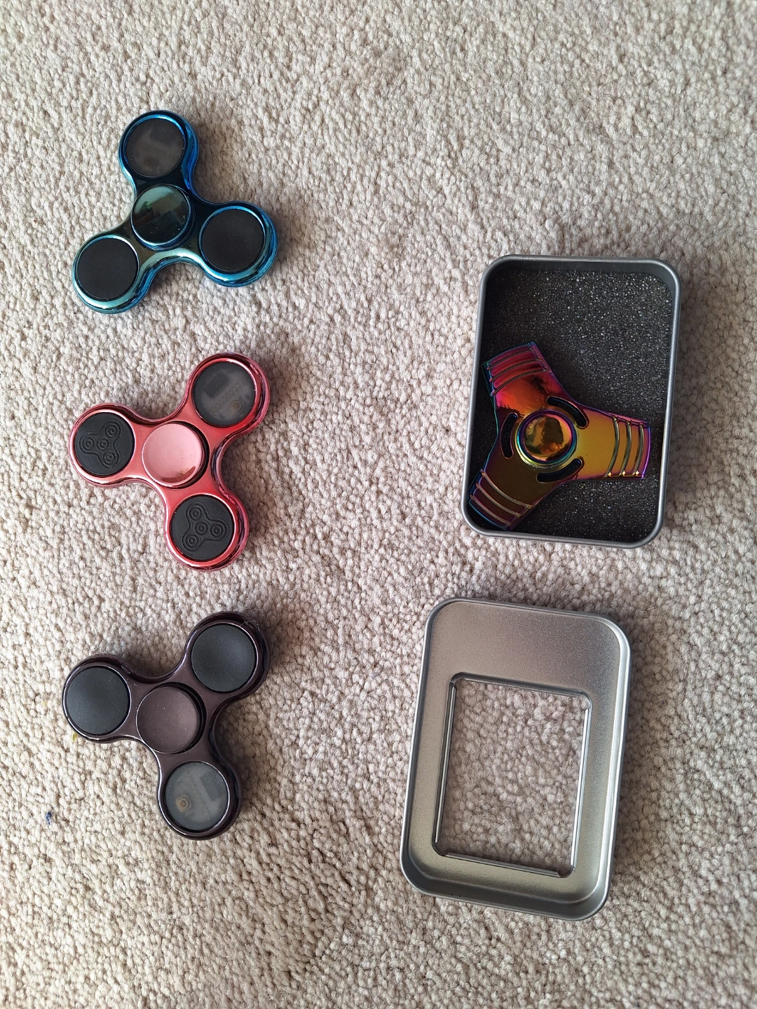 Set of 4 Fidget Spinners with Case - photo 2
