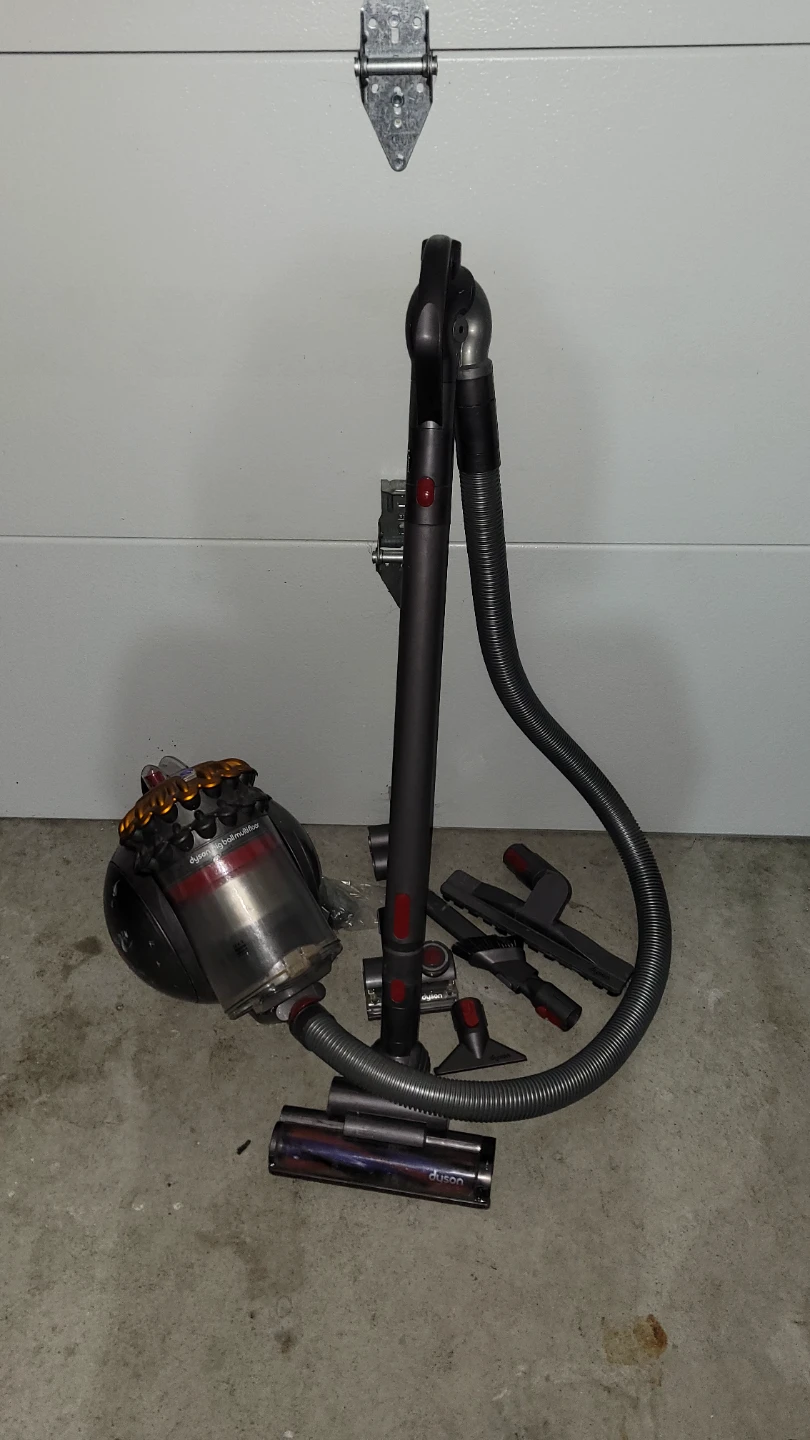 Dyson Big Ball Multifloor Vacuum Cleaner with Accessories