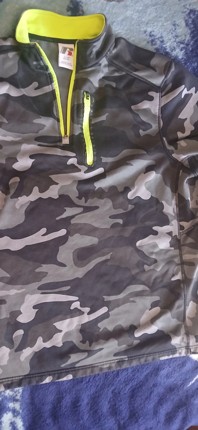 Russell Athletic Men's Camo 1/4 Zip Pullover Size L
