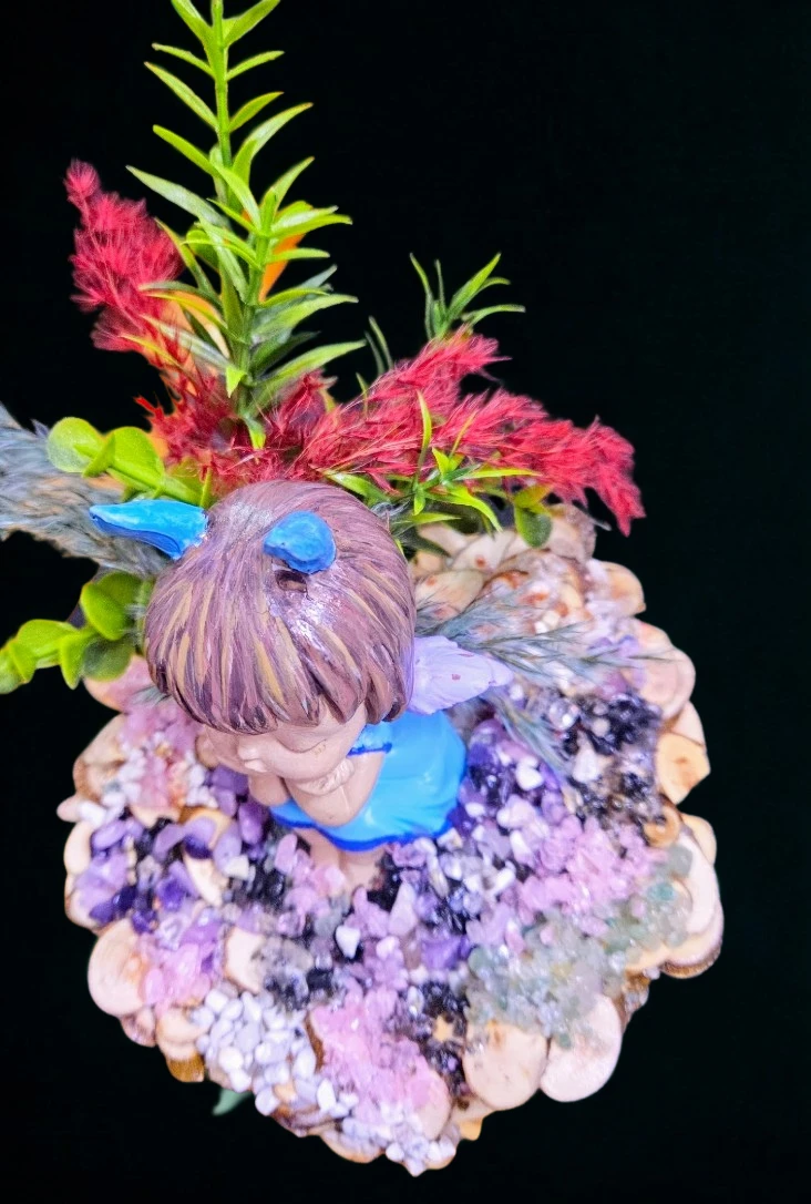 Figurine de fée décorative sur pierre semi précieuse