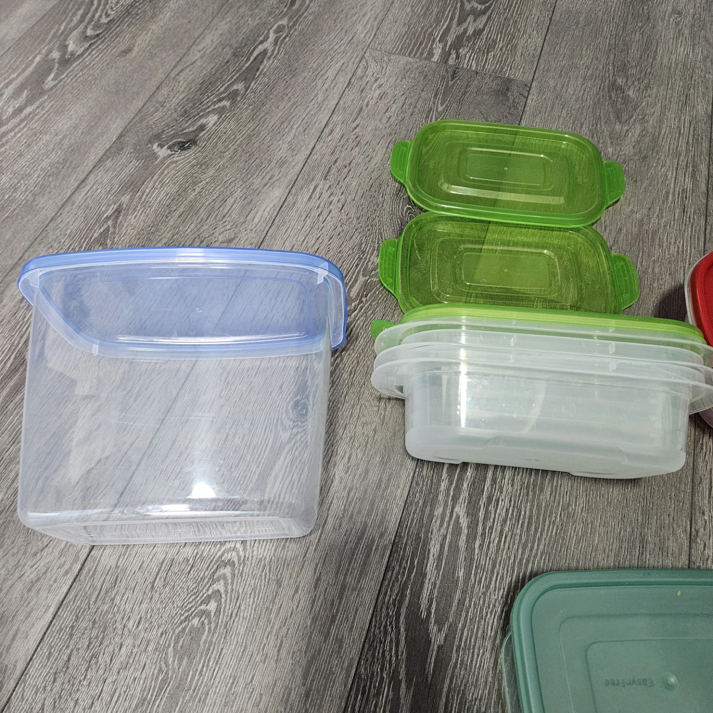 Rubbermaid Food Storage Containers - photo 2