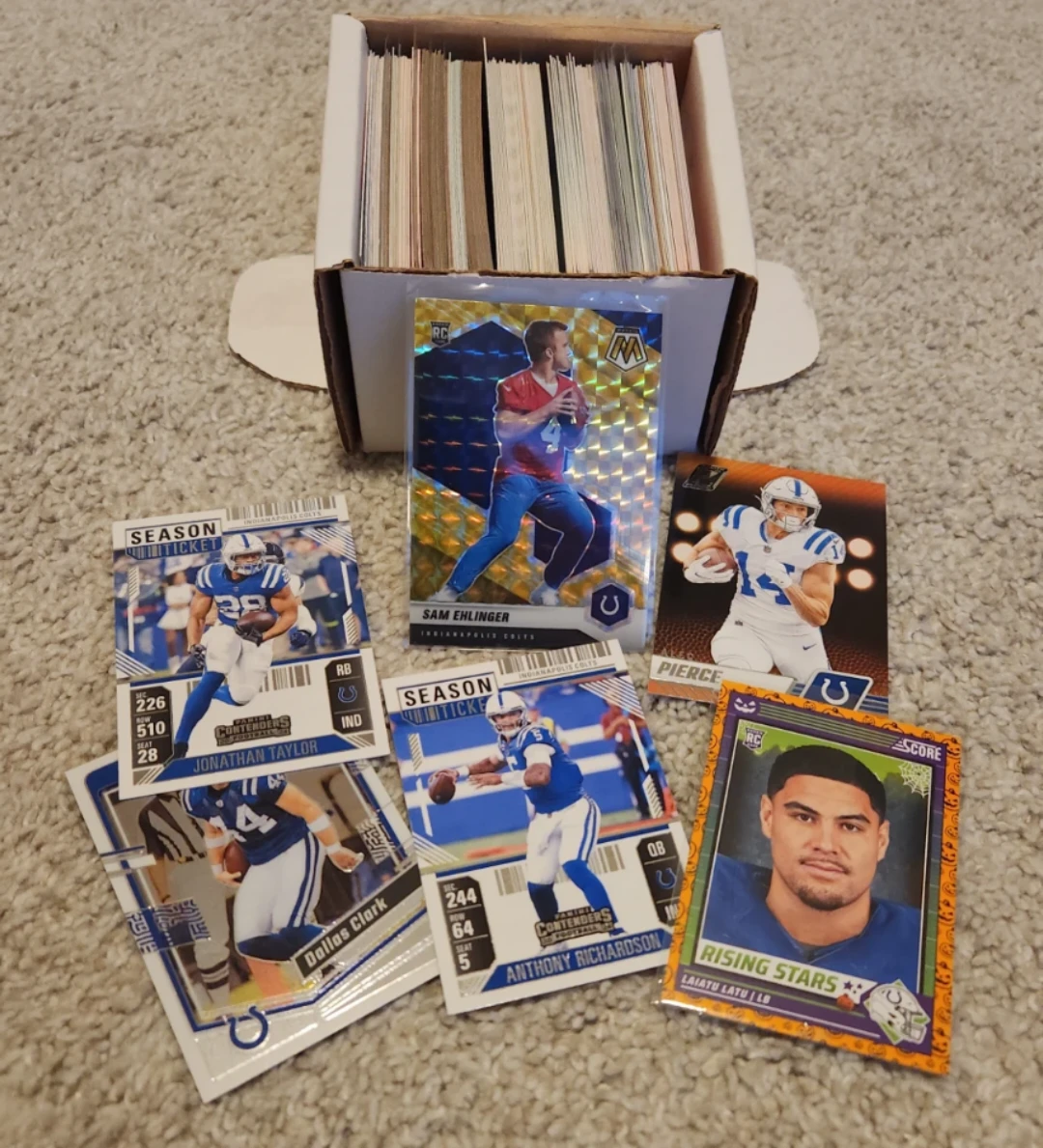 Indianapolis Colts, 200 Football Cards Team lot - photo 2