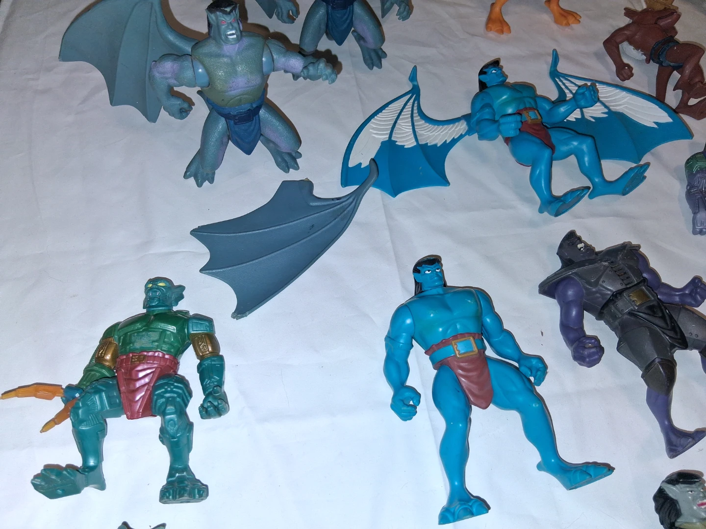 Gargoyles Action Figure Lot - photo 5