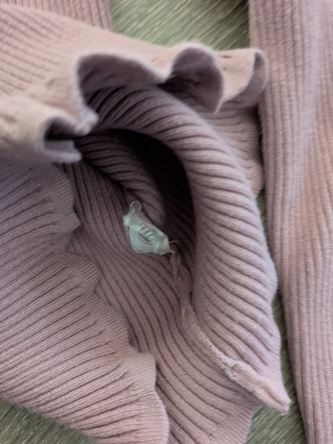 Wilfred Soloist Lilac Ribbed Scallop V-Neck Sweater - photo 2