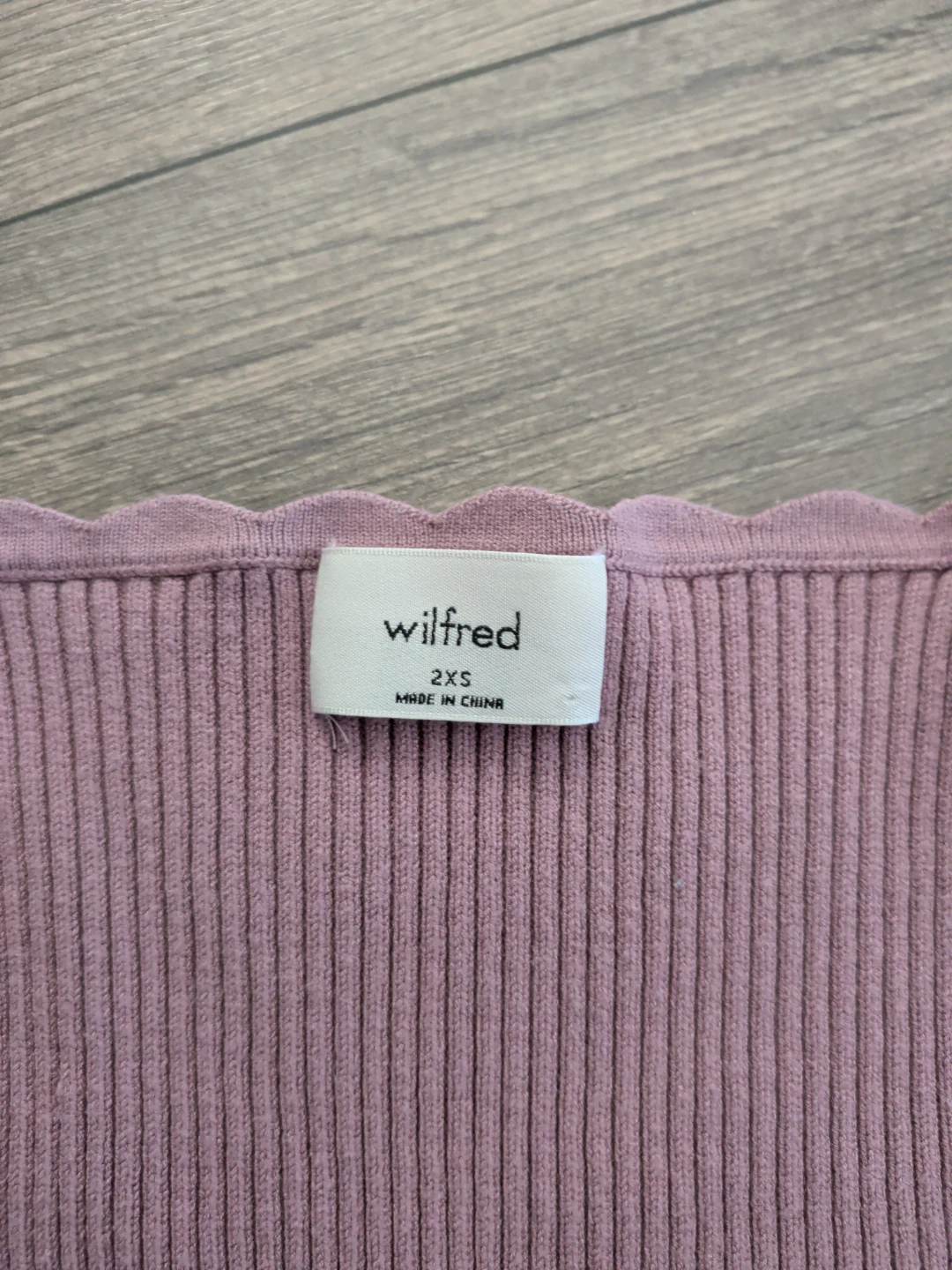 Wilfred Soloist Lilac Ribbed Scallop V-Neck Sweater - photo 3