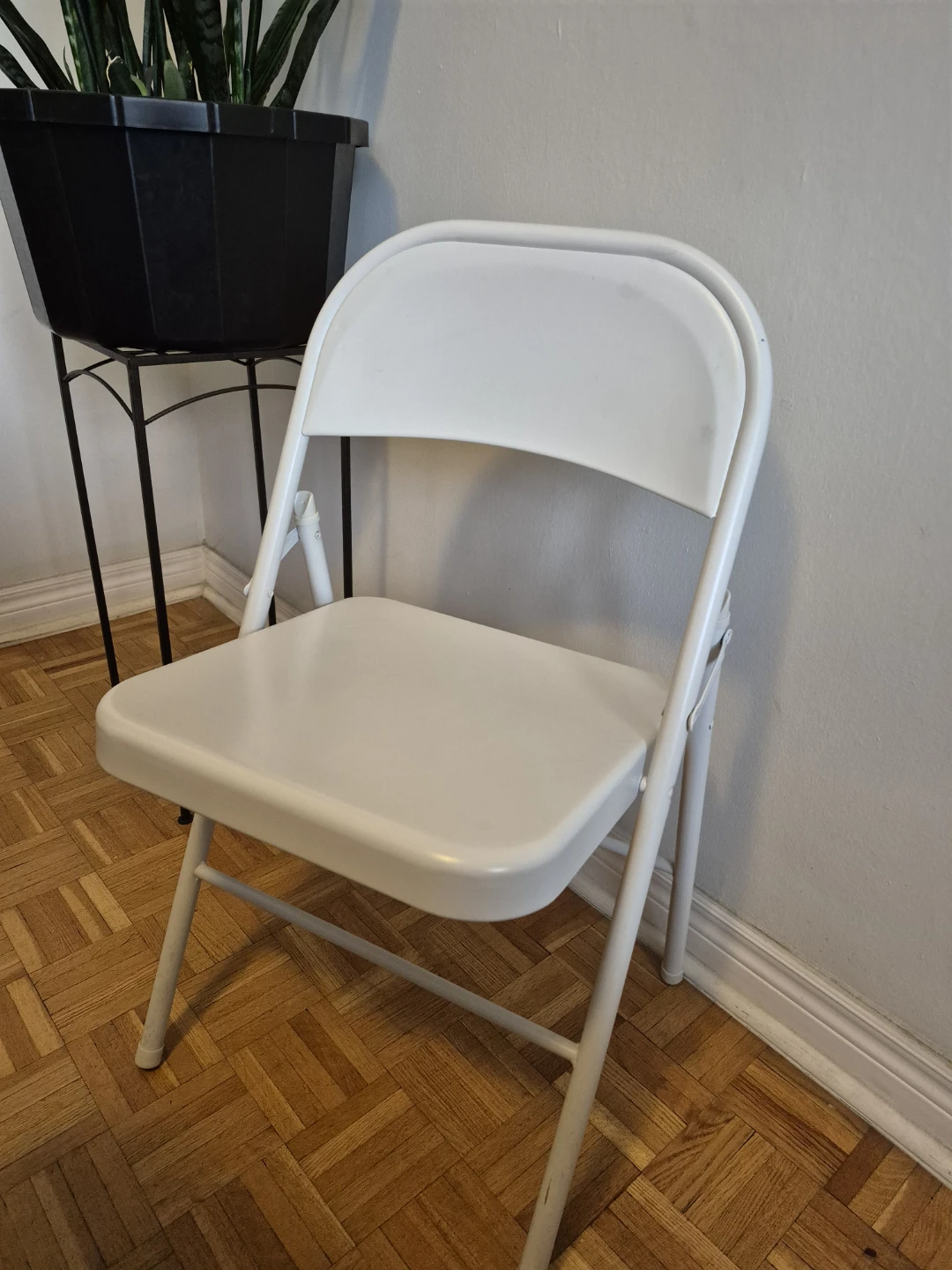 White Metal Folding Chair - photo 2