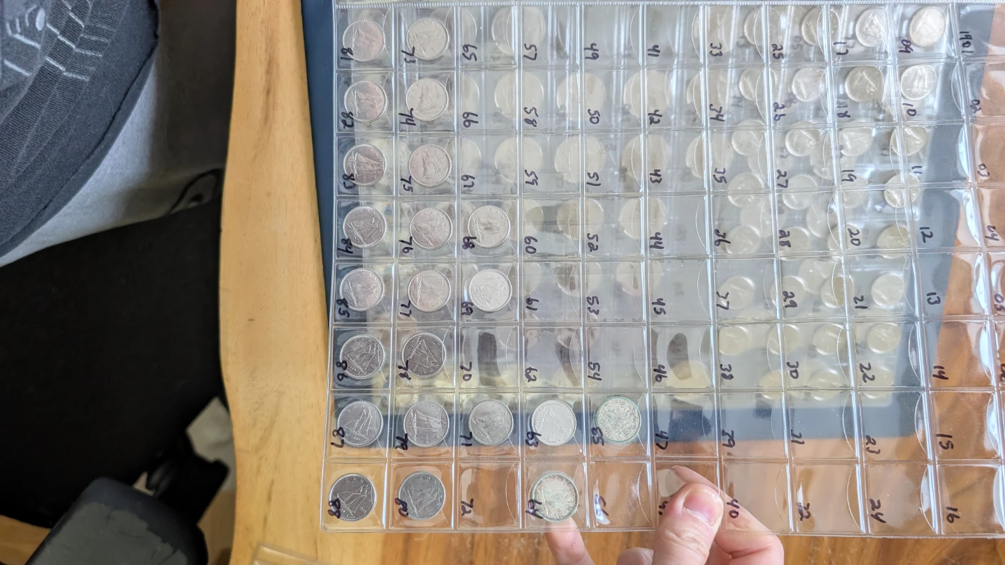 Binder of Collectible Canadian 5¢, 10¢, 25¢ ranging 1922-2013 - photo 5