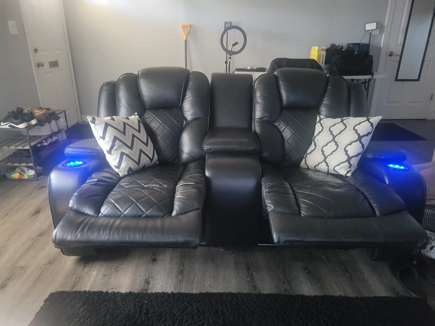 Black Leather Power Reclining Couch St Full set with Center cncl - photo 5