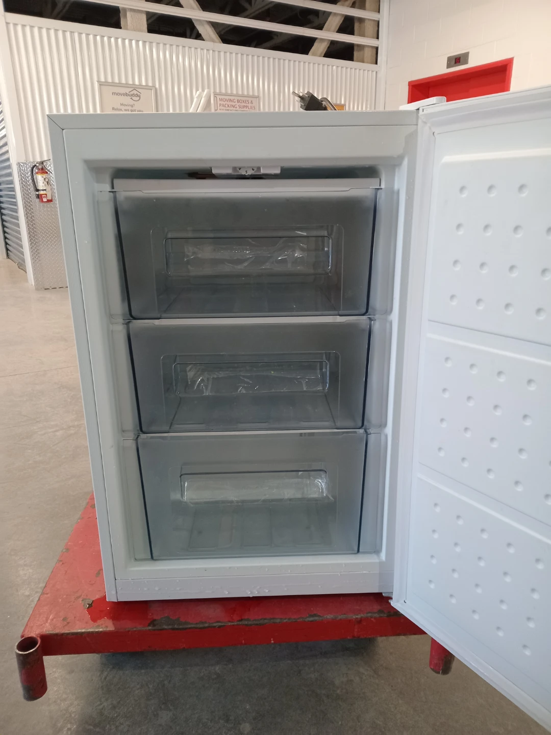 Galanz White Mini Fridge - photo 3