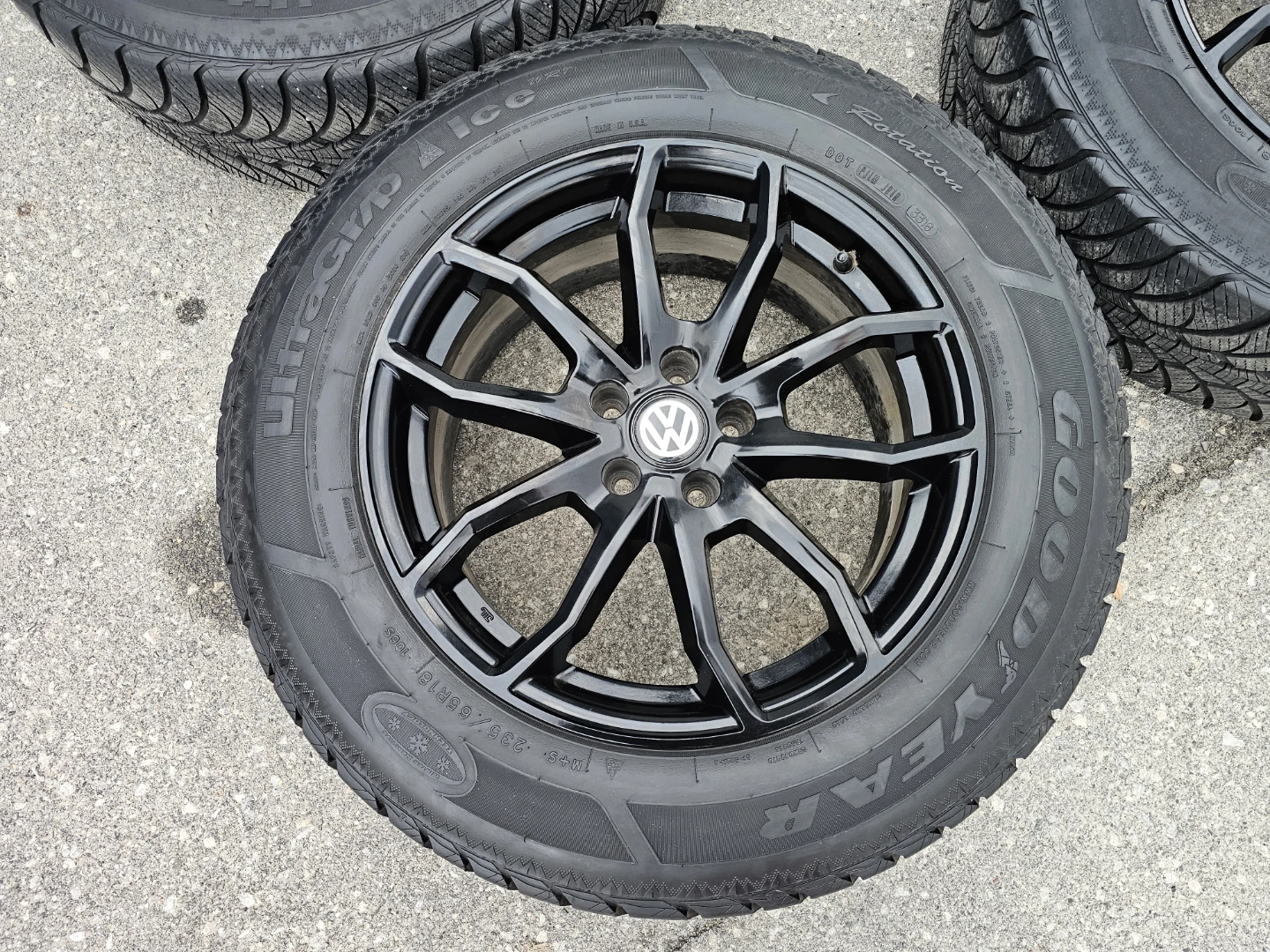 VOLKSWAGEN ATLAS WINTER TIRES ON ALLOY RIMS 235/65 R18 - photo 3