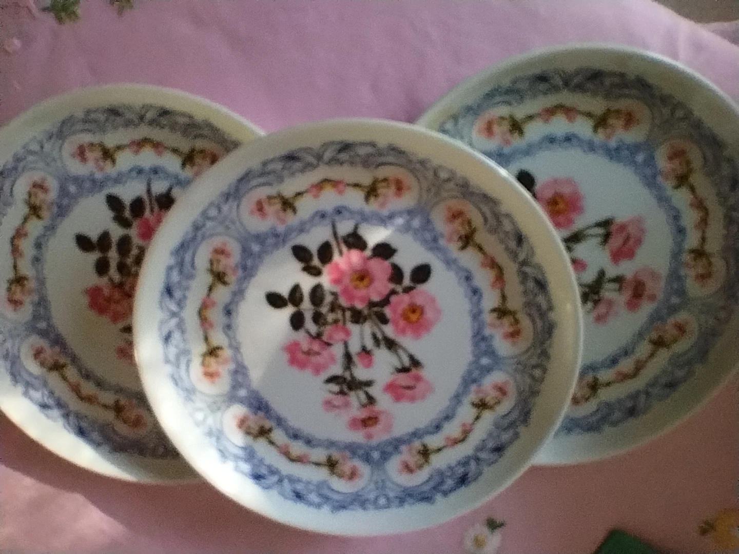 🥕 Set of 6 Melamine Floral Plates