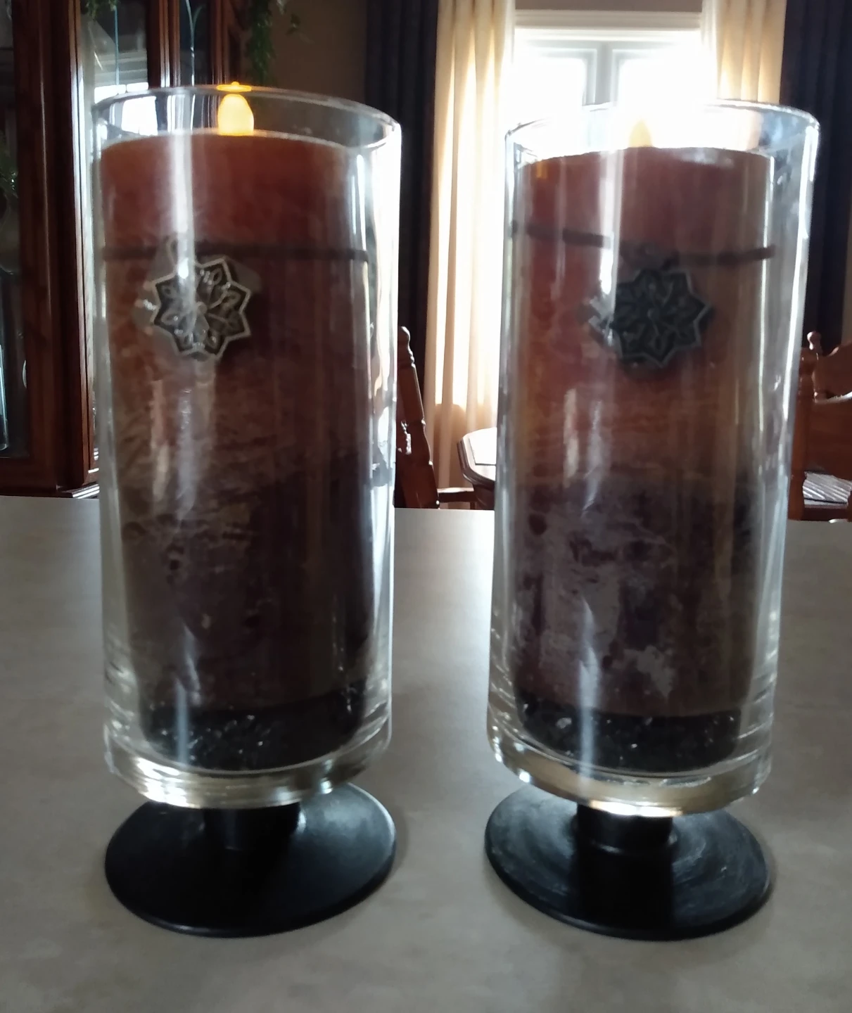 Set of 2 Glass Candle Holders with Black Base and pebbles