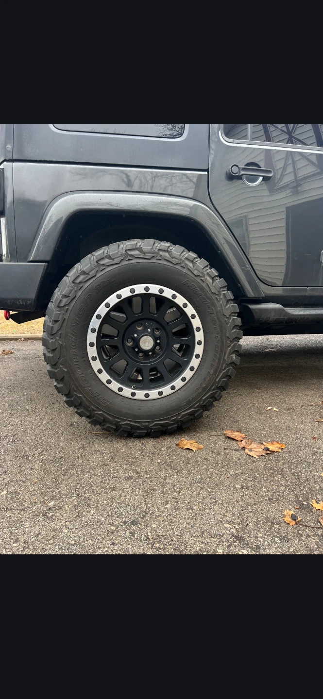 Set of 5 BFGoodrich All-Terrain 33 inc Tires on 18.5 inc Rims