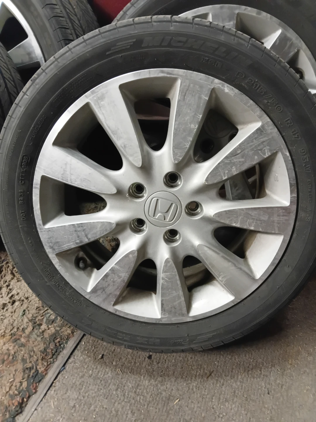 Honda Alloy Wheels with Michelin Tires - photo 2