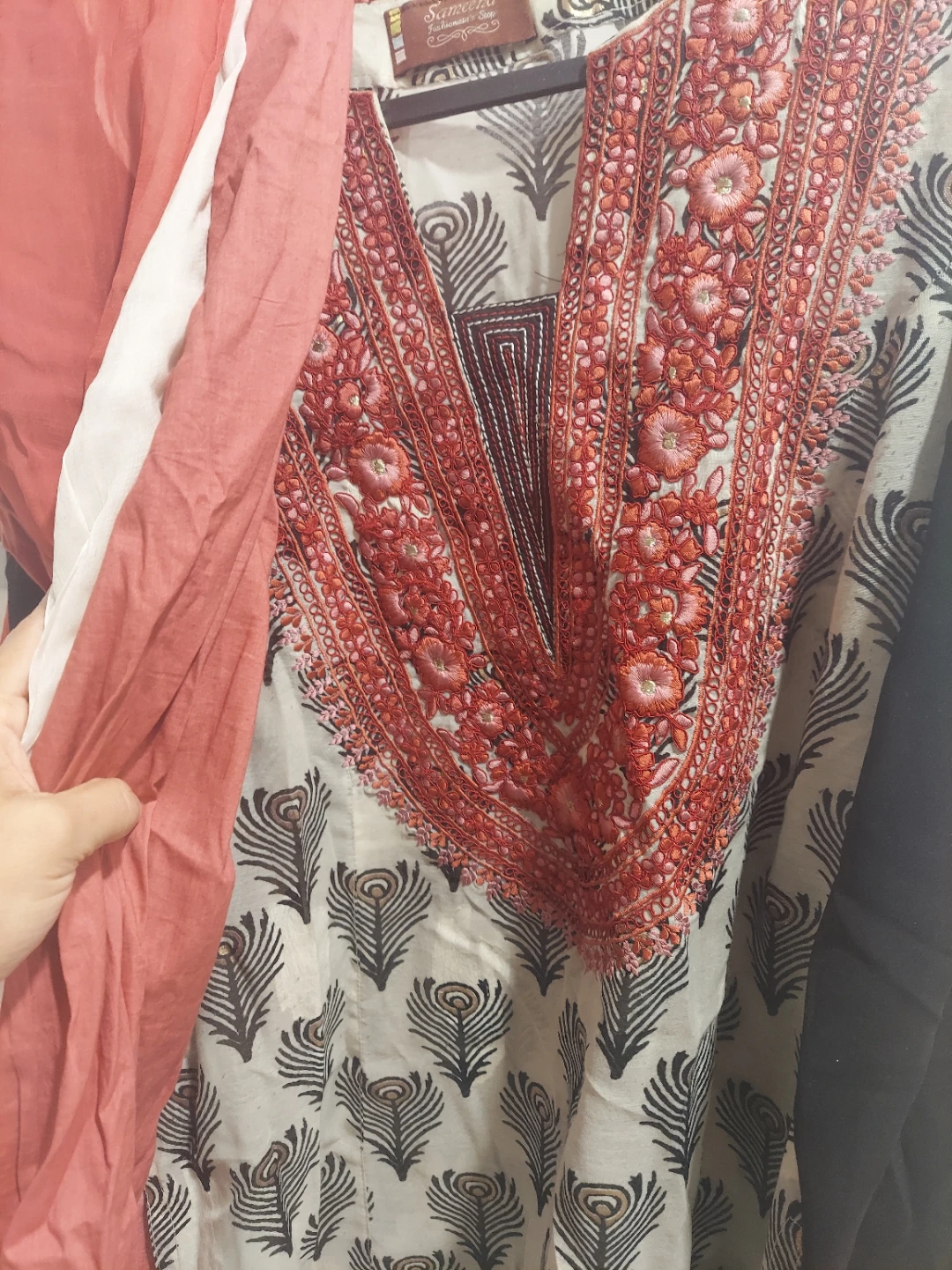 Women's Embroidered Kurti with Dupatta - photo 3