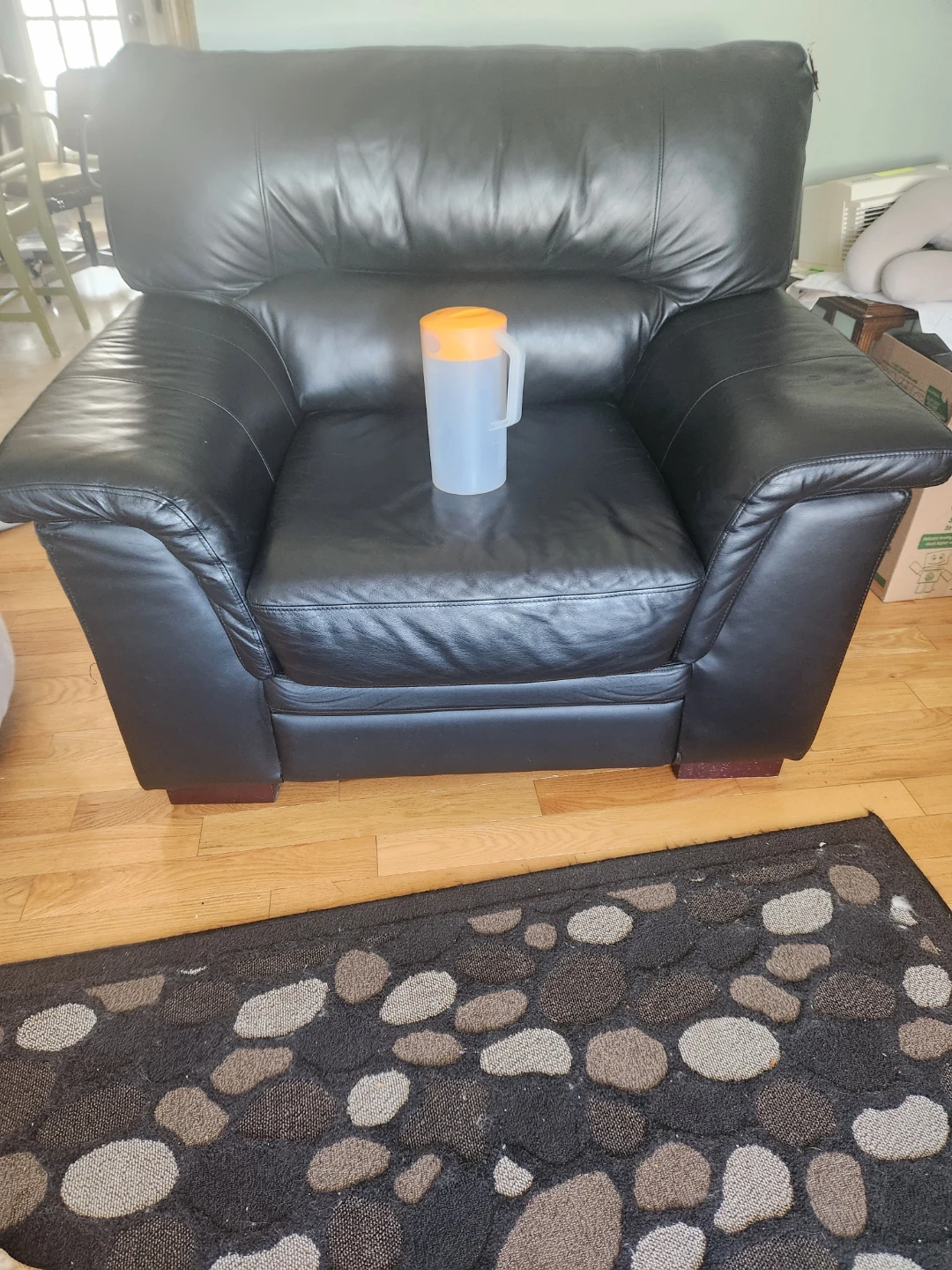Black faux Leather Armchair - photo 2